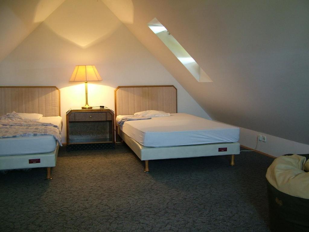 Zoldhaz Bio Panzio Hotell Gyenesdiás Rum bild