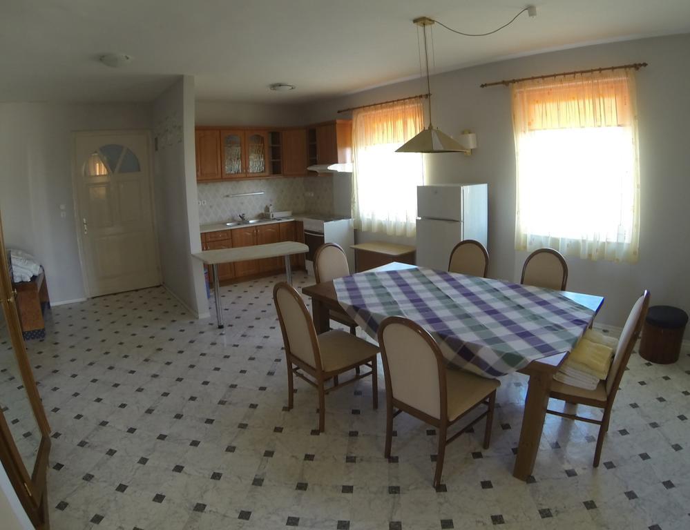 Zoldhaz Bio Panzio Hotell Gyenesdiás Exteriör bild