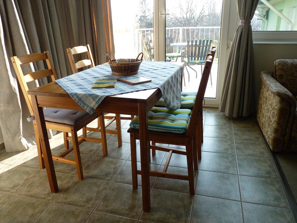 Zoldhaz Bio Panzio Hotell Gyenesdiás Exteriör bild