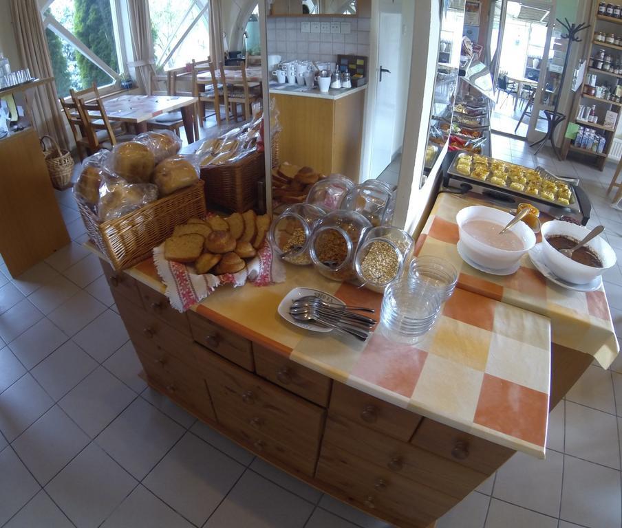 Zoldhaz Bio Panzio Hotell Gyenesdiás Exteriör bild